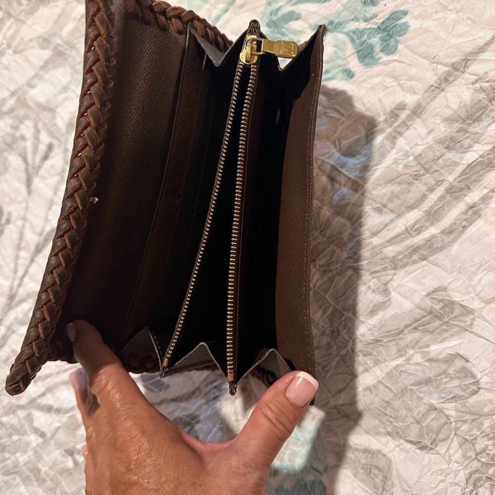 Authentic Louis Vuitton barrel purse. - Picture 6 of 8